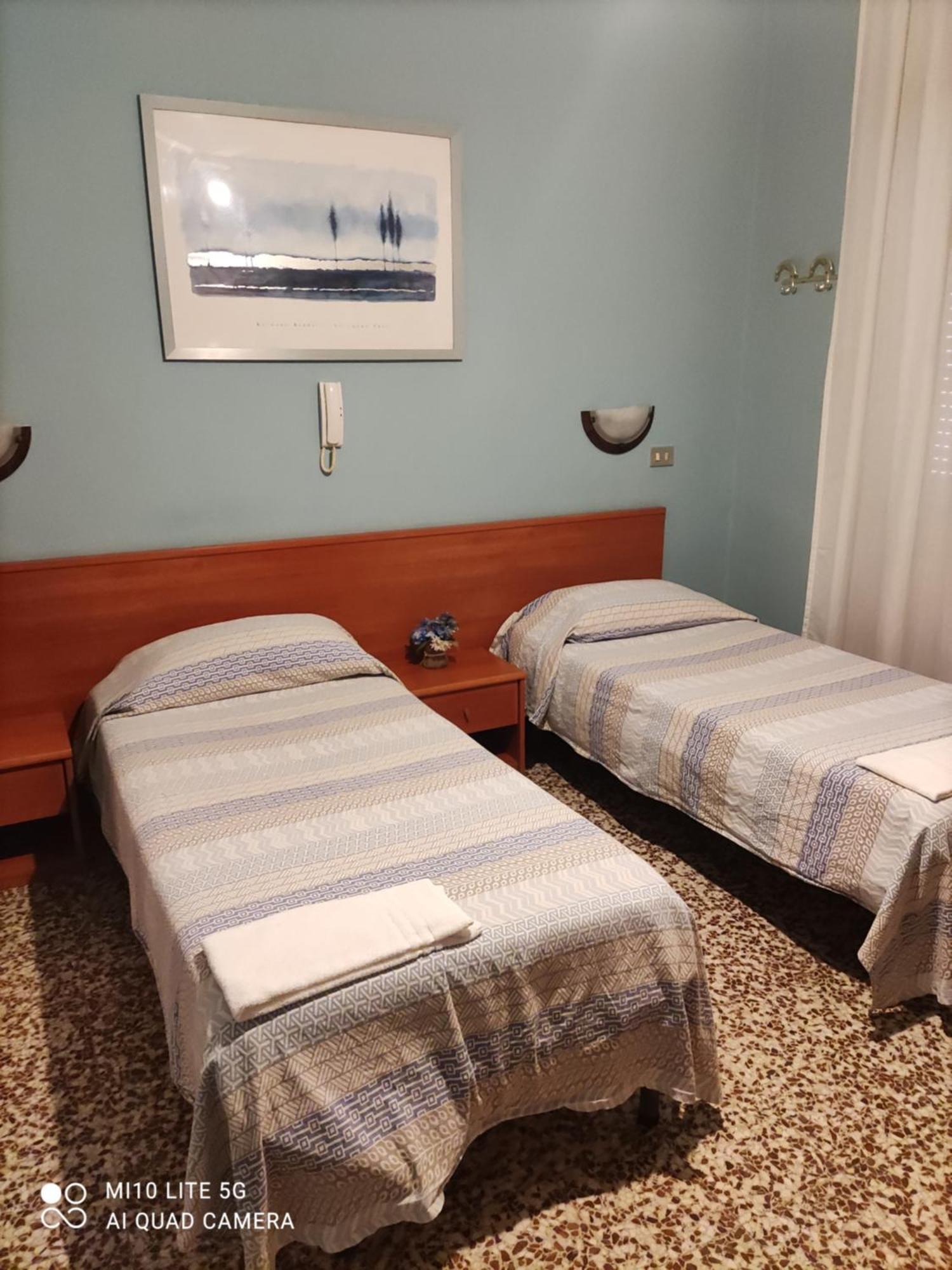 Hostal D'Annunzio House Cesano Boscone Eksteriør billede