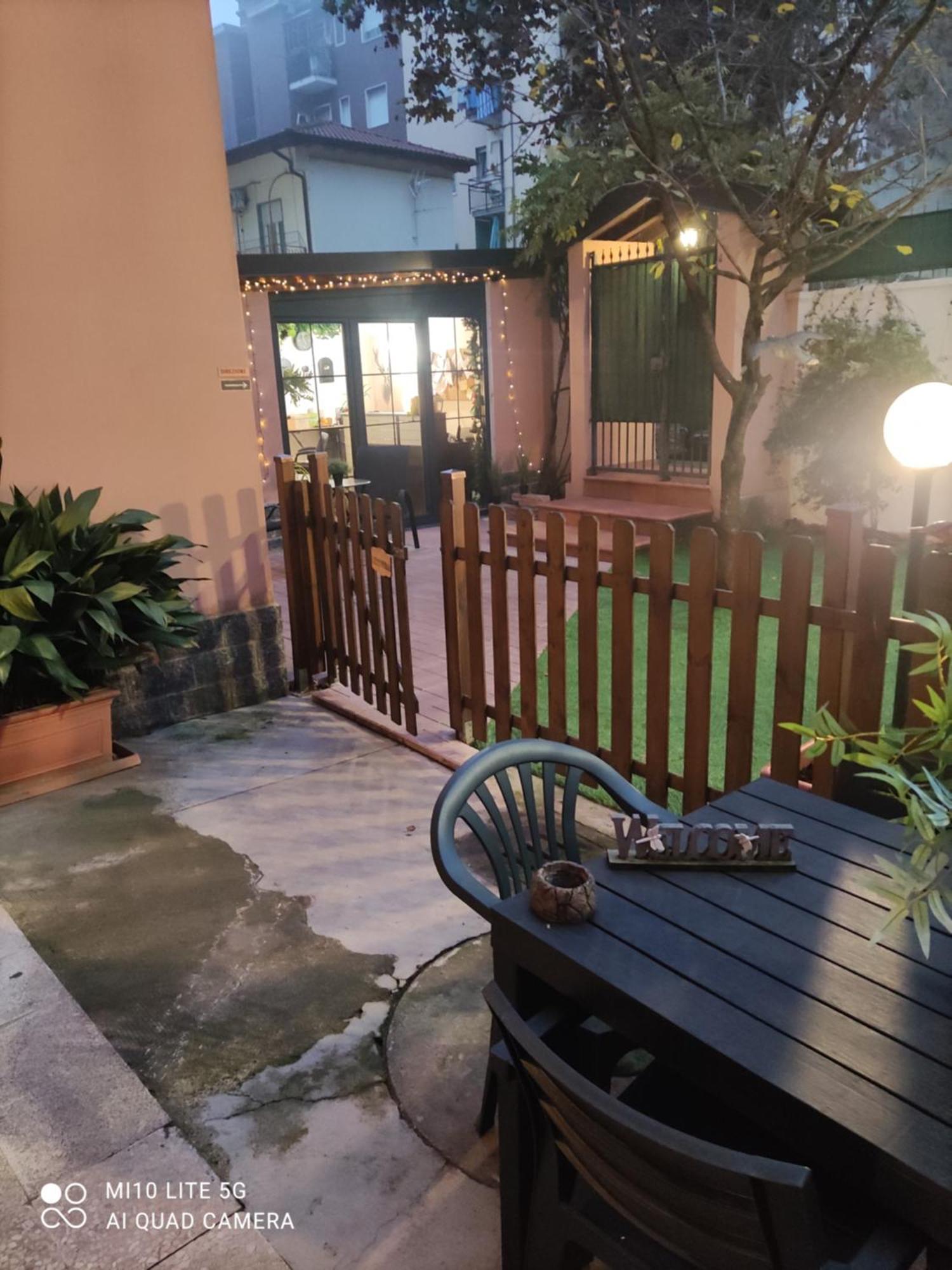 Hostal D'Annunzio House Cesano Boscone Eksteriør billede